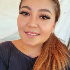 Belleza & Glamour telah menambah foto baru