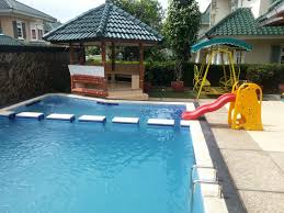 Jual perosotan kolam renang bandung, wa 082 329 489 074, pusat jual perosotan kolam renang, playground anak, bandung, jakarta, bogor, bali, surabaya. Villa Di Puncak Yang Ada Kolam Renang Dan Perosotan Anak Villa Arwana Villadipuncak Web Id