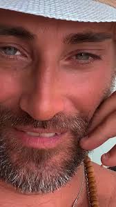 Pick Poor Robin Leslie Odom