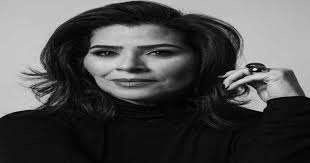 Mercado digital ganha força com mulheres maduras que transformam carreira  em negócio online