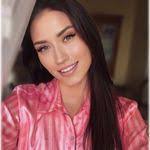 Kimberly Ptak's Instagram, Twitter & Facebook