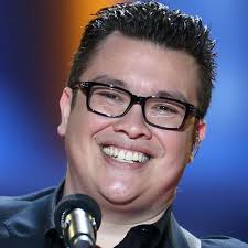 Comenzó su carrera en el mundo del stand up y su popularidad fue aumentando gracias a su carisma y a la. Biografia De Franco Escamilla Edad Estatura Pack Esposa Hijos Comediante Laletrade Biografias Musica Y Letras