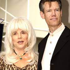 The two met 34 years ago when he won a talent show at a north carolina club she was managing that was owned by her first husband; Country Music Feuds Randy Travis Vs His Ex Wife
