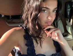 Kylie Jenner's “Black Cherry” Manicure & Pedicure Have Total Fall Vibes