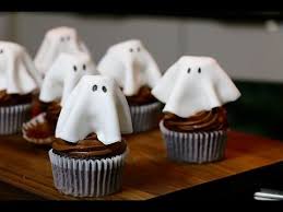 Recette Halloween Cupcakes Au Chocolat Tres Moelleux Et Faciles Herve Cuisine Cupcake Chocolat Recette Cupcake Cupcakes