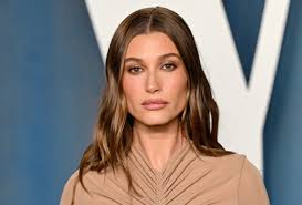 Hailey Bieber displays her "Apple-Sized" ovarian cyst