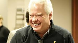 U of I president said school outbid others for the University of Phoenix