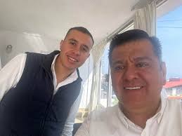 Aquí con mi cuate Fer, les deseamos...