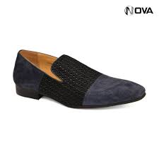 Vous avez des doutes, comparez notre offre chaussure homme en daim bleu, vous n'en aurez plus ! Chaussure Homme Classe En Daim Bleu A Dakar Au Senegal