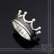 Mens Crown Ring Choose Your Metal Royal Wedding Ring Etsy Anillos De Hombre Plata Anillos Para Hombres Anillos De Moda