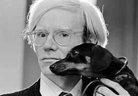 Magnético y repelente: cómo Andy Warhol pasó de la exclusión a convertirse  en estrella del arte