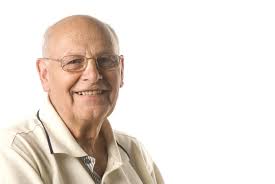 Aumenta a 40% la reserva de fondos públicos para compra de alimentos en  centros de actividades múltiples para personas de edad avanzada