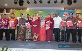 Program kesejahteraan kampung 03 pembelian aset 04 program yang difikirkan tidak sesuai oleh jawatankuasa pemilihan geran (jpg) 02 program dimiliki oleh individu 01 program Bernama Majlis Pengurusan Komuniti Kampung Persekutuan Ditubuh Di Lima Negeri Rina