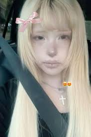 What Does Doris Look Like without Makeup