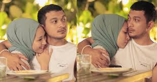 Sinopsis drama di hujung ranting lakonan shukri yahaya dan nad zainal|nantikan drama bersiri terbaru yang diadaptasi novel berjudul 'di hujung ranting' karya indah hairani akan ditayangkan bermula pada 24 april 2020 jam 5:30 petang di slot rtm tv2. Shukri Yahaya