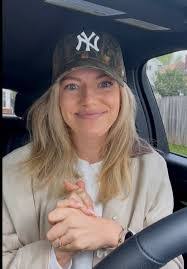 Andrea Greene's Instagram, Twitter & Facebook