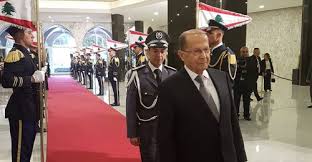 احتشد الآلاف من مناصري التيار الوطني الحرّ حزب الرئيس اللبناني ميشال عون، على طريق القصر الجمهوري، الأحد للتعبير عن دعمهم له قبل ساعات من تظاهرات مناهضة للسلطة. Ù‡Ø°Ù‡ Ø®ÙŠØ§Ø±Ø§Øª Ø±Ø¦ÙŠØ³ Ø§Ù„Ø¬Ù…Ù‡ÙˆØ±ÙŠØ© ÙˆØ£Ø­Ù„Ø§Ù‡Ø§ Ø§Ù„Ø³ØªÙŠÙ† Ø¬Ø±ÙŠØ¯Ø© Ø§Ù„Ø£Ù†Ø¨Ø§Ø¡ Ø£Ø±Ø´ÙŠÙ Ø§Ù„Ù…ÙˆÙ‚Ø¹ Ø§Ù„Ù‚Ø¯ÙŠÙ…