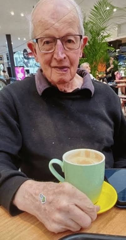Elderly couple found after fleeing care home 'because they hate it' - The  Mirror