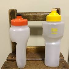 ランニングボトルの2大おススメ、シンプルハイドレーションとシェイクハンズの比較してみる | to RUNブログ  山も道も走りたい@ランニングギアに散財する40代