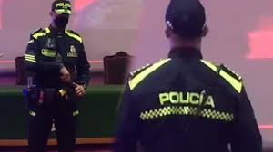 De acuerdo con el mandatario, el proceso de transformación incluye la implementación de los nuevos estatutos disciplinario y de carrera y profesionalización; Policia Nacional Le Dice Adios Al Uniforme Verde Olivo Kienyke