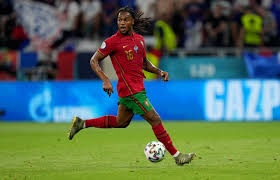 Renato júnior luz sanches comm is a portuguese professional footballer who plays as a midfielder for ligue 1 club lille and the portugal nat. Uefa Euro 2020 On Twitter Renato Sanches France Euro2020