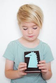 En raison du confinement et de l'isolation sociale, beaucoup de filles portent actuellement des coupes qu'elles trouvent déjà obsolètes. Coupe De Cheveux Pour Petite Fille 40 Idees Fraiches Et Modernes