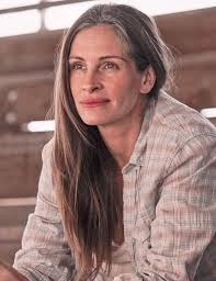 Julia Roberts, recently talked about her age and why she looks older than  many contemporary artists who want to keep looking young. “I am aging with  dignity, humor, and serenity.. I don't