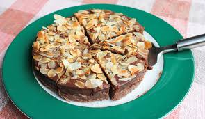 Aber fangen wir von vorne an… Schoko Mandel Geburtstagskuchen Moey S Kitchen Foodblog