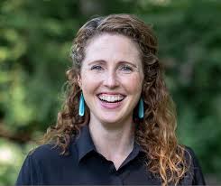 Holly Bender's Instagram, Twitter & Facebook