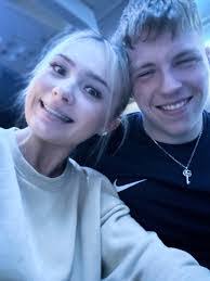 Elena Mills's Instagram, Twitter & Facebook