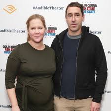 Glückwunsch an die komikerin amy schumer! Amy Schumer Intimer Einblick In Ihre Komplizierte Schwangerschaft Gala De