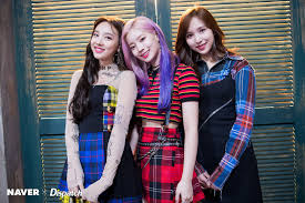 Naver X Dispatch Twice S Nayeon Dahyun Mina Yes Or Yes Kpopping Dahyun is the kind of dream she doesn't want to let go of and keep on chasing. naver x dispatch twice s nayeon