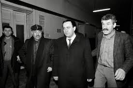 Avusturya mahkemesinin türkiye'ye gönderme kararı çıkarttığı alaattin çakıcı'yı eşi aldatmış. Alaattin Cakici Kimdir Alaattin Cakici Kac Yasinda Ve Aslen Nerelidir Son Dakika Haberleri