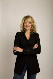Paula deen hairstyles and haircuts. On The Case With Paula Zahn Season 21 Air Dates C