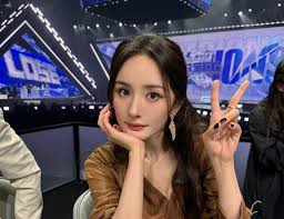 Das Waterloo der Verkehrskönigin? Yang Mi wurde zum „enttäuschendsten  Schauspieler“ des Jahres gewählt