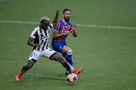 Hoje a partir das 20h30 (de brasília) você vai acompanhar o jogo entre ceará x fortaleza ao vivo pelo brasileirão série a com transmissão do canal só aqui no futemax você não vai perder nenhum lance da partida entre ceará e fortaleza grátis sem travamentos. Fortaleza X Ceara Ao Vivo Onde Assistir Horario E Escalacao Provavel Futebol Esportes O Povo