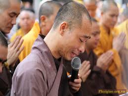 Lắng lòng hình ảnh Chư tôn đức Tăng, Ni xúc động tiễn biệt Giác linh cố  HT.Thích Thanh Bích