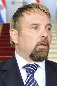 Aceptan renuncia en Suiza y habrá más remociones