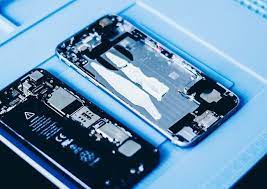 Lingkungan bersuhu terlalu rendah akan merusak bahan kimia internal baterai, sementara baterai yang disimpan dalam suhu yang terlalu tinggi akan beresiko baterai meledak. 5 Cara Perbaiki Suhu Baterai Terlalu Tinggi Rendah Dijeda