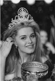 Born in 15 march 1959 as renny lauri mauritz harjola, he is the most successful finnish film director in the history of hollywood. Tarja Smura Open About The Love Of Her Life Renny Harlin Wanted To Get Married And Marched To The Young Miss S Grandmother To Ask For Her Hand Teller Report