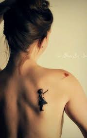 11 Incredible Tattoo Designs For Your Shoulder Shouldertattoo Tattoos Small Girl Tattoos Girl Back Tattoos Incredible Tattoos