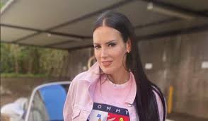 Es Oficial Adriana Barrientos Anuncia Que Competira Como Candidata A Constituyente