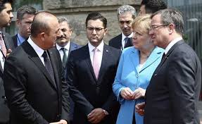 Törende konuşan dışişleri bakanı mevlüt çavuşoğlu, josef'in ailesi artık bizim ailemizdir. Disisleri Bakani Mevlut Cavusoglu Almanya Da Konustu