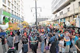 Nov 26, 2012 · 12.4.3 bilangan dan panggilan apabila unsur penerang itu terdiri daripada perkataan yang menunjukkan bilangan atau nama panggilan dan gelaran, maka penerang demikian boleh juga mendahului inti, iaitu hadir di bahagian hadapan frasa nama. Perarakan Kereta Dan Basikal Berhias Semarakkan Suasana Ibu Negara Media Permata Online