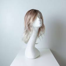 *zazera o *zazza “ciocca di capelli”. Parrucca Capelli Sintetici Lunghi Colorati Castano Bianco Donna Fronte Leoni Zazzera Leoni Zazzera