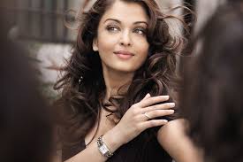 Pin By Swetha On Vadungila Vanki Ring Aishwarya Rai Beauty Aishwarya Rai Bachchan