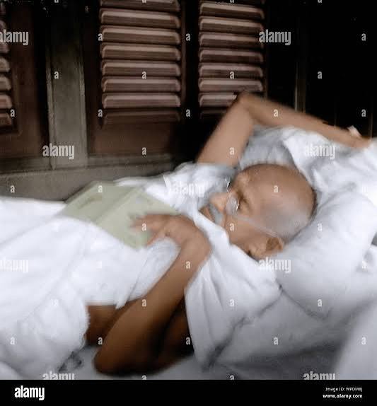 Mahatma Gandhi sleeping in train during his Harijan tour, India, Asia, January 1946 Stock Photo - Alamy