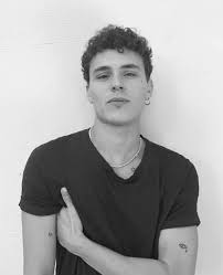 Entrevista a itzan escamilla, ester expósito y sergio momoespinof • 296 тыс. Minaya Sur Twitter Bisexual Porque No Se Si Me Gusta Mas Aron Piper O Ester Exposito