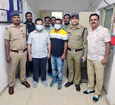 (Deep Conspiracy-Cheating-Nakal Mafia Hakam Singh) उत्तराखण्ड पुलिस STF और देहरादून पुलिस ने बड़ी कार्यवाही करते हुए नकल  माफिया हाकम सिंह और उसके सहयोगी को गिरफ्तार किया है, जो उत्तराखण्ड ...