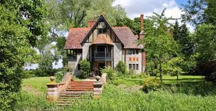 Browse the beautiful cottages available on holiday lettings and you'll be just one click away from discovering hundreds of perfect uk holidays for families. Boutique Cottages And Luxury Holiday Homes Historic Uk